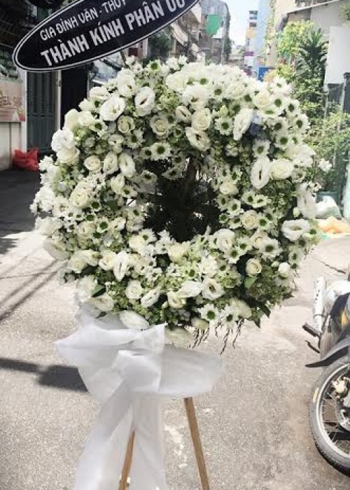 Vòng hoa chia buồn