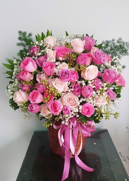 Giỏ hoa hồng 2 màu