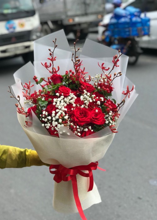 Bó hồng đỏ dễ thương