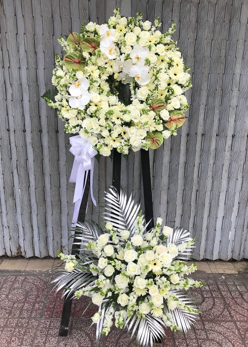 Kệ hoa viếng tone trắng