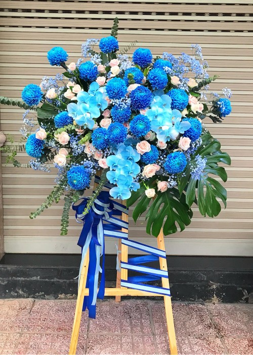 Kệ hoa chúc mừng tone xanh blue