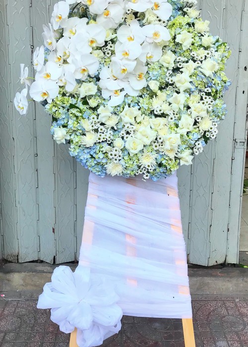 Hoa viếng tone trắng