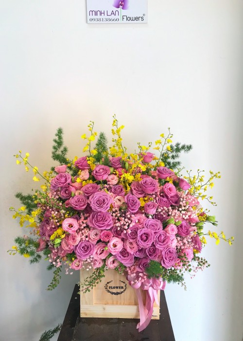 Hoa hồng tím và cát tường hồng