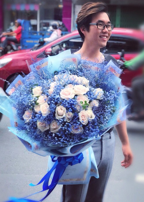 Hoa hồng kem và babi hà lan