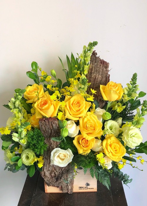 Chậu hoa hồng tone mộc