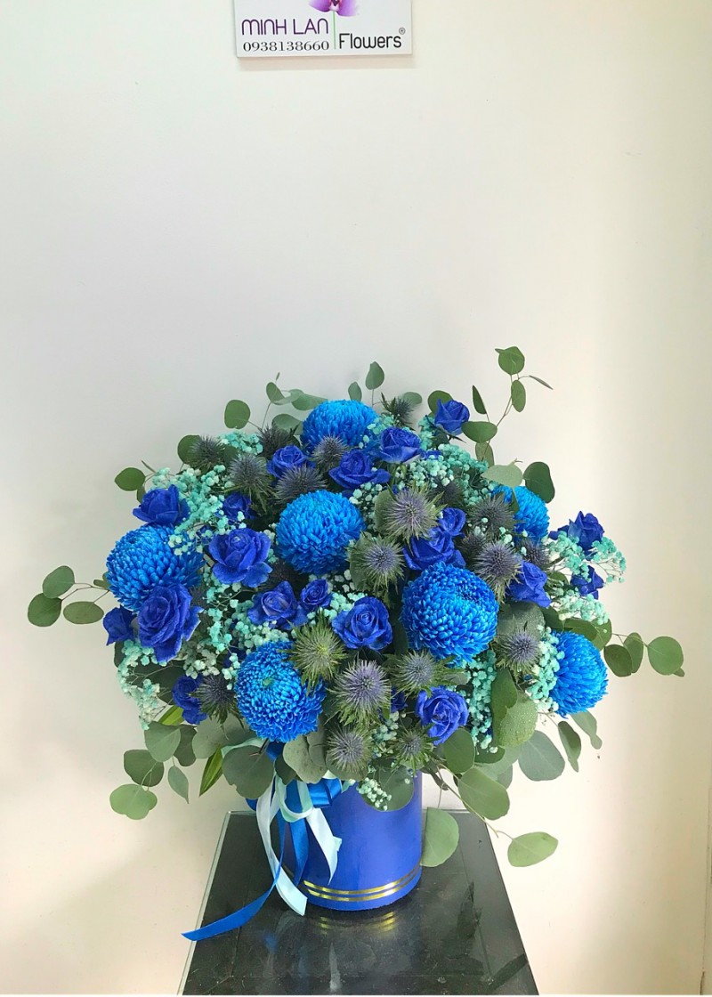 Hộp hoa màu xanh blue