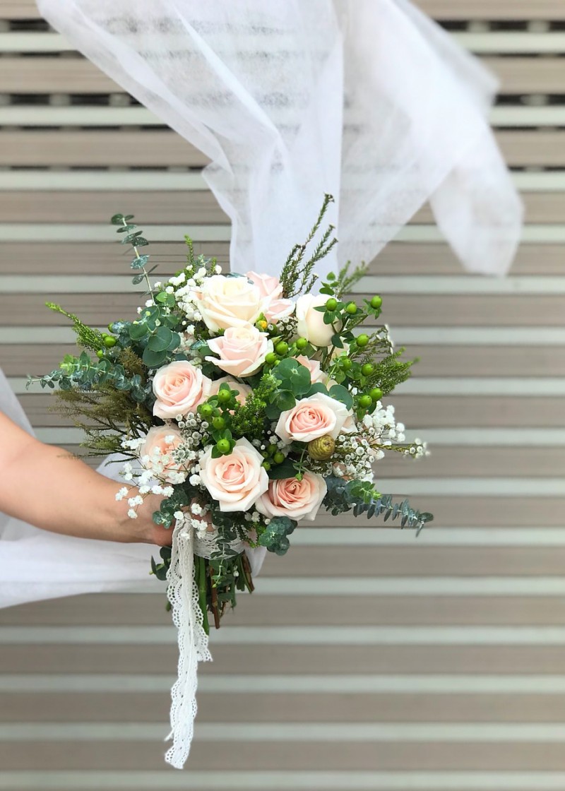 Hoa cầm tay cho cô dâu