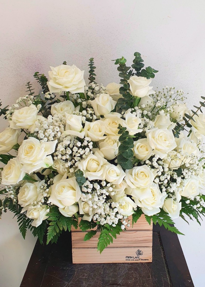 Hộp hoa tang trắng